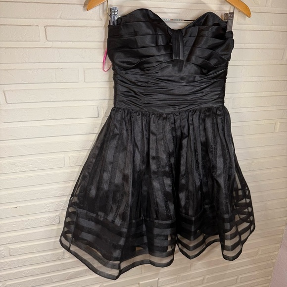 Betsey Johnson Black Organza Tulle Strapless Dress, Women’s Size 8 - Picture 2 of 8